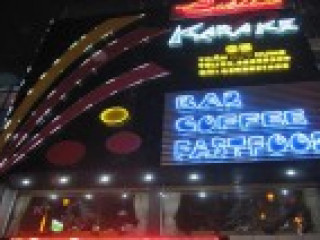 Các mẫu biển quảng cáo karaoke hiện đại