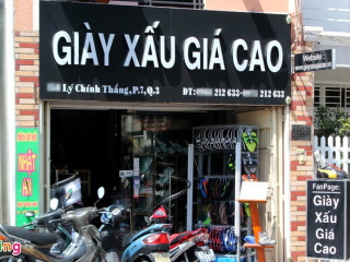 Những kiểu quảng cáo 'không giống ai' hút khách ở Sài Gòn